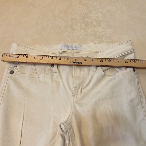 Rock and Republic Mid Rise Jeans.  Berlin. Size 10. Beige - Picture 8 of 8